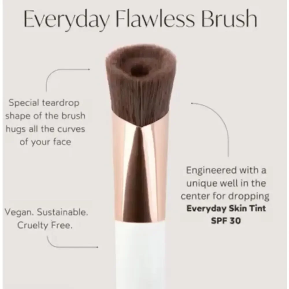 True Botanicals Everyday Flawless Brush*Teardrop hug your face*well in center